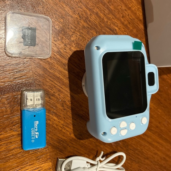 Small digital camera - Picture 7 of 7